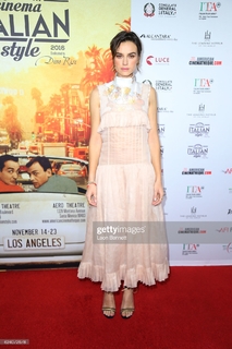 Kasia Smutniak feet photo thumbnail