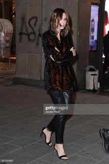 Kasia Smutniak feet photo thumbnail