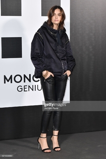 Kasia Smutniak feet photo thumbnail