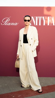 Kasia Smutniak feet photo thumbnail