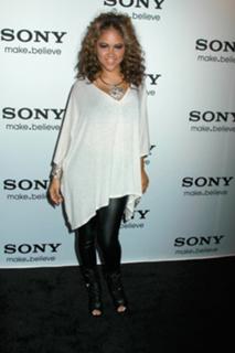 Kat DeLuna feet photo 1