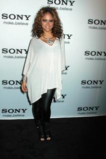 Kat DeLuna feet photo 20