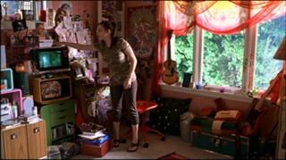 Kat Dennings feet photo thumbnail
