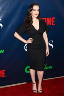 Kat Dennings feet photo thumbnail