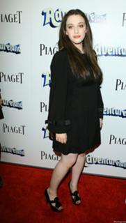Kat Dennings feet photo thumbnail