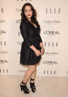 Kat Dennings feet photo thumbnail