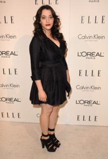 Kat Dennings feet photo thumbnail
