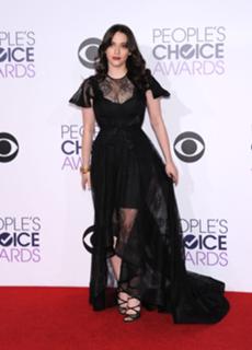 Kat Dennings feet photo thumbnail
