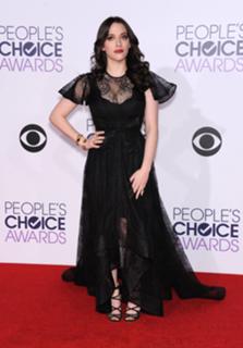 Kat Dennings feet photo thumbnail