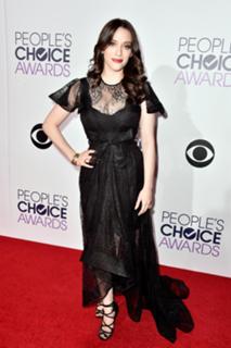 Kat Dennings feet photo thumbnail