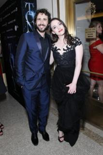 Kat Dennings feet photo thumbnail