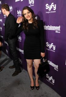 Kat Dennings feet photo thumbnail