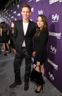 Kat Dennings feet photo thumbnail