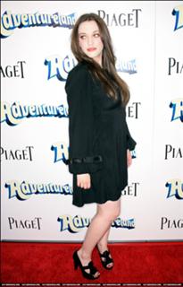 Kat Dennings feet photo thumbnail