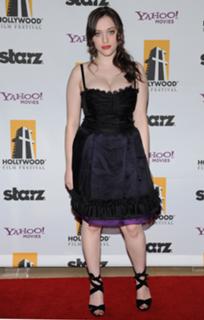 Kat Dennings feet photo thumbnail