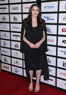 Kat Dennings feet photo thumbnail