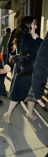 Kat Dennings feet photo thumbnail