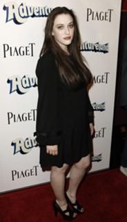 Kat Dennings feet photo thumbnail