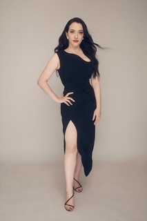 Kat Dennings feet photo thumbnail