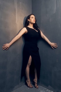 Kat Dennings feet photo thumbnail