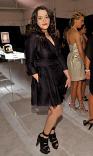 Kat Dennings feet photo thumbnail
