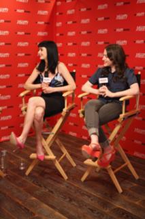 Kat Dennings feet photo thumbnail