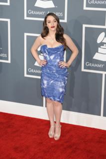 Kat Dennings feet photo thumbnail