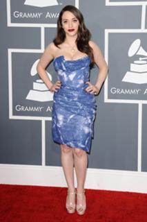 Kat Dennings feet photo thumbnail