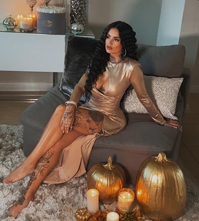 Kat Flores feet photo 3