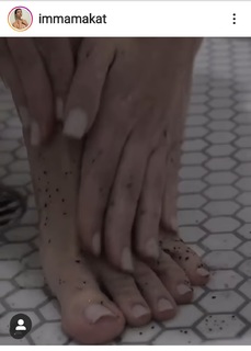 Kat Ginsburg feet photo thumbnail