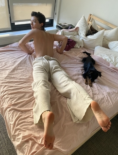 Kat Ginsburg feet photo thumbnail