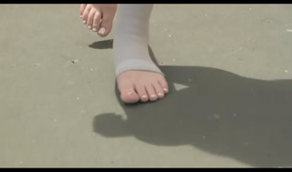 Kat Ginsburg feet photo thumbnail