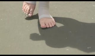 Kat Ginsburg feet photo thumbnail