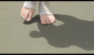 Kat Ginsburg feet photo thumbnail