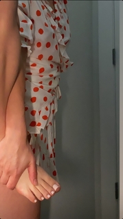 Kat Ginsburg feet photo thumbnail