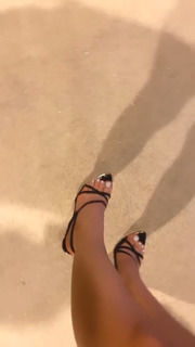 Kat Ginsburg feet photo thumbnail