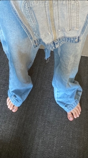 Kat Ginsburg feet photo thumbnail