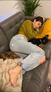 Kat Ginsburg feet photo thumbnail