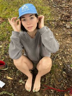 Kat Ginsburg feet photo thumbnail