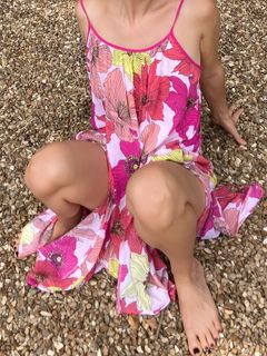 Kat Ginsburg feet photo thumbnail