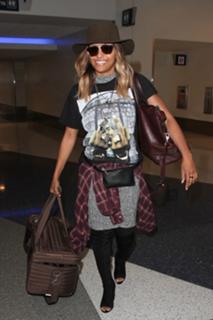 Kat Graham feet photo thumbnail