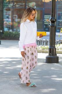 Kat Graham feet photo thumbnail
