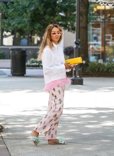 Kat Graham feet photo thumbnail