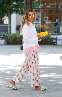 Kat Graham feet photo thumbnail