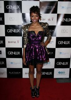 Kat Graham feet photo thumbnail
