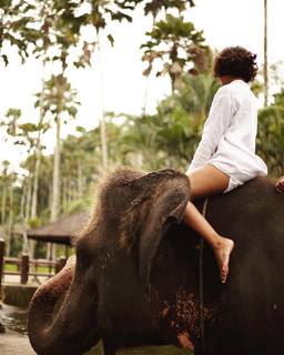 Kat Graham feet photo thumbnail