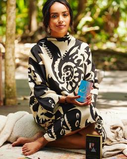 Kat Graham feet photo thumbnail