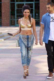 Kat Graham feet photo thumbnail