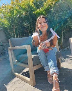 Kat Stickler feet photo thumbnail