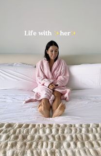 Kat Stickler feet photo thumbnail